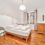 ** Charming Apartment -Paris- **